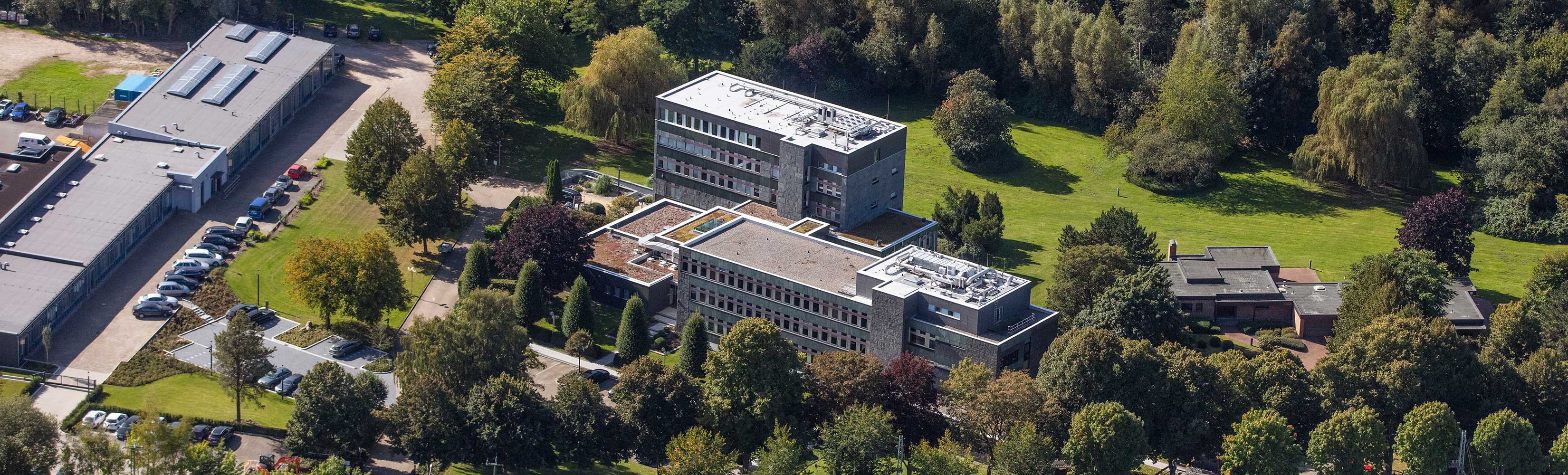 Luftbild des Standortes Pinneberg mit Zentrale von SCHAUMANN